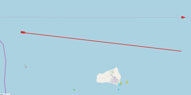 CẬP NHẬT: Những phút nghẹt thở đã bắt đầu, tàu dầu Anh đang đi sát đảo quân sự Iran - Ảnh 1.