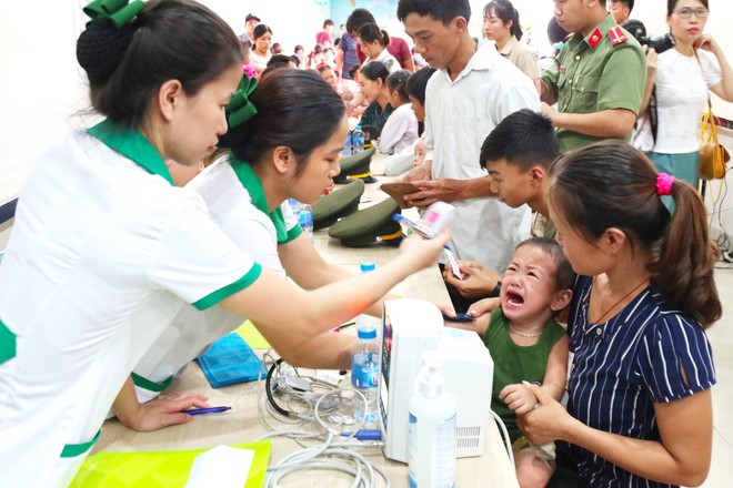 Hàng trăm trẻ em nghèo được tìm lại nụ cười nhờ ca phẫu thuật miễn phí - Ảnh 3.