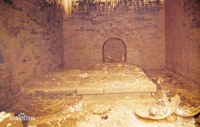 Xâm nhập cổ mộ vương gia thời Minh, nhà khảo cổ ngạc nhiên tột độ vì kho báu bên trong - Ảnh 1.