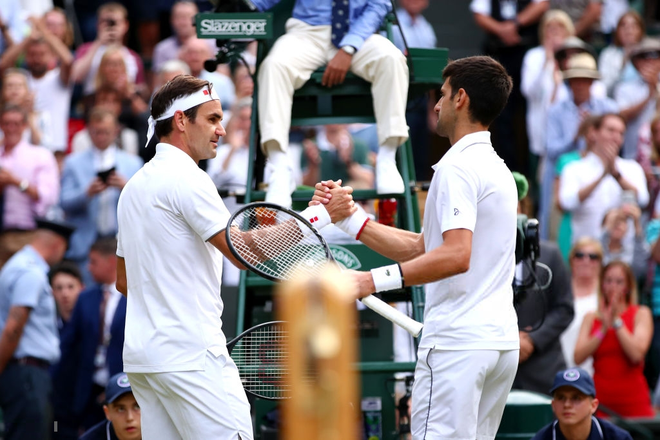 Nhói lòng khoảnh khắc huyền thoại Roger Federer lặng người bất động sau trận chung kết Wimbledon lịch sử và hấp dẫn không thể tin nổi - Ảnh 11.