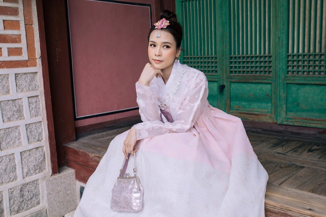 Nhan sắc trong trẻo của Sam khi diện Hanbok, dạo chơi ở Hàn Quốc - Ảnh 12.