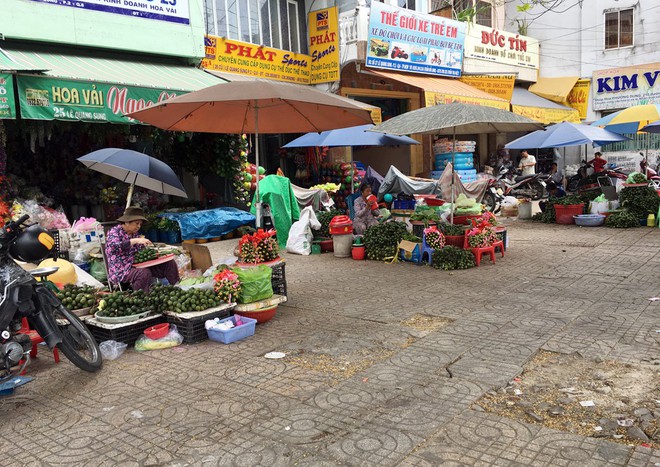 Chợ Sài Gòn hơn nửa thế kỷ se duyên cho các cặp đôi - Ảnh 1.