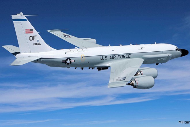 Bên trong máy bay trinh sát RC-135 lợi hại của không quân Mỹ - Ảnh 5.