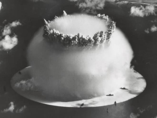 Thiên đường đã mất ở hòn đảo Mỹ thử hàng chục quả bom nguyên tử - Ảnh 11.