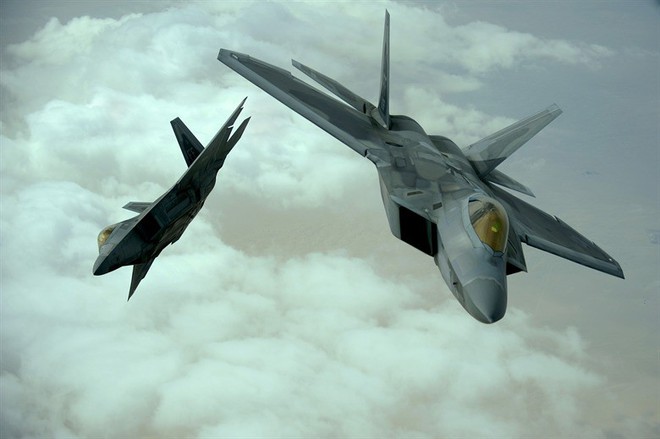 Iran nóng rẫy: Mỹ điều thêm 500 quân áp sát - Tên lửa Patriot, F-22 sẵn sàng tham chiến - Ảnh 1.