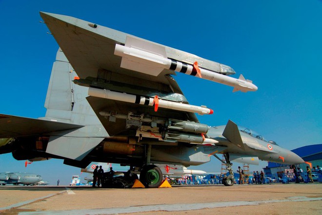 Gặp F-16 Pakistan, tiêm kích Su-30 bỏ chạy: Chê tên lửa Nga rởm - Hành động trò hề của Ấn! - Ảnh 2.