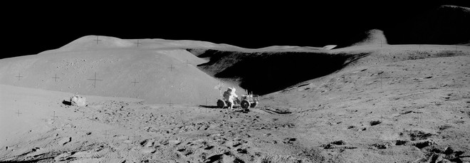 Nhân ngày trọng đại, NASA chơi lớn với loạt ảnh panorama đầy mê hoặc về Mặt Trăng - Ảnh 8.