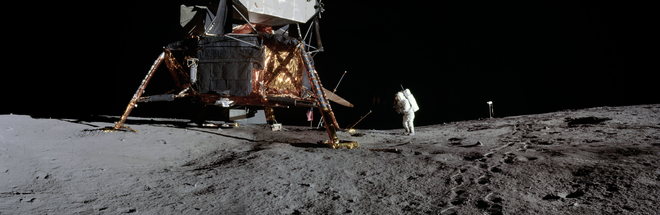 Nhân ngày trọng đại, NASA chơi lớn với loạt ảnh panorama đầy mê hoặc về Mặt Trăng - Ảnh 2.