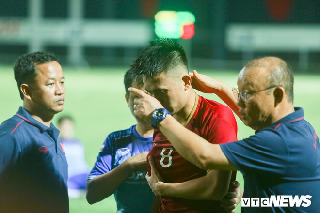 Tuyển Việt Nam: 1 năm vòng loại World Cup khó hơn cả tháng đá Asian Cup - Ảnh 1.