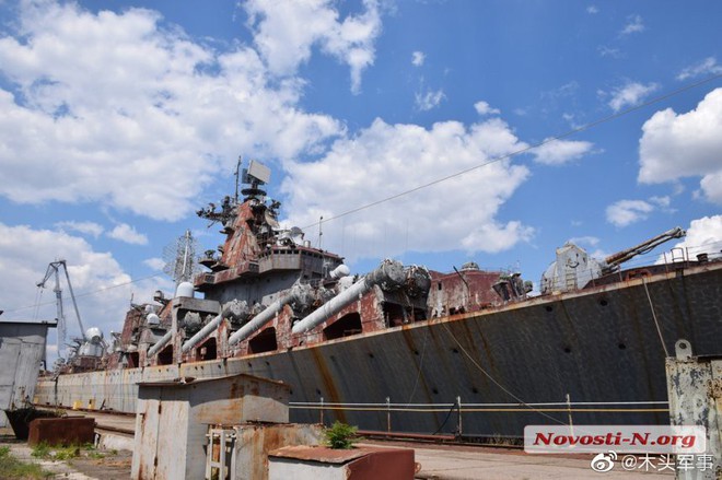 Hải quân Ukraine tàn tạ: Tuần dương hạm Ukrayina bỏ thì thương mà vương thì tội! - Ảnh 4.