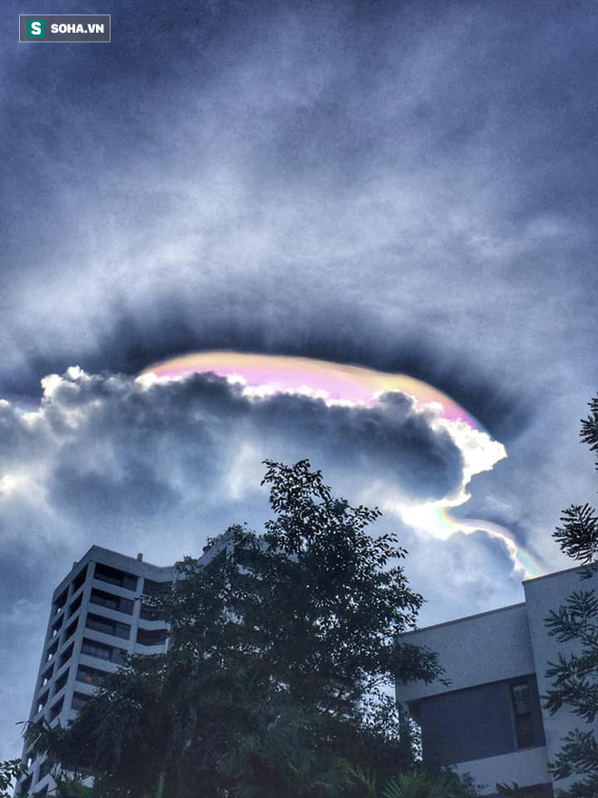 Cư dân mạng Malaysia hào hứng chia sẻ những bức ảnh về đám mây hào quang kỳ lạ - Ảnh 1.