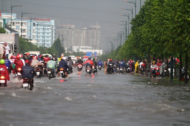 Vì sao nơi cao nhất TPHCM lại thành “rốn ngập? - Ảnh 6.