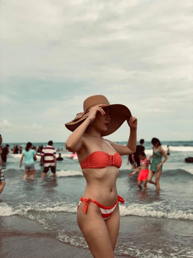 Liên tục khoe ảnh diện bikini gợi cảm, Phương Linh: Về quê vali nặng 35 kg chứa toàn bikini - Ảnh 9.