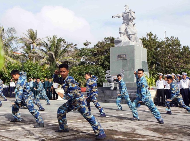 Bộ đội Trường Sa nâng cao năng lực phòng thủ, sẵn sàng chiến đấu - Ảnh 6.