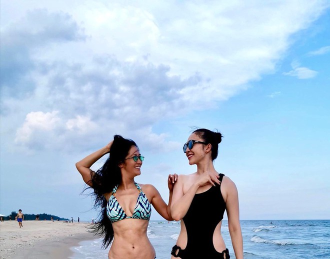 Diva Hồng Nhung và diễn viên múa Linh Nga diện bikini gợi cảm - Ảnh 2.