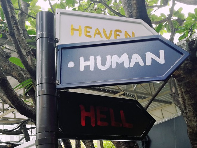 Bên trong quán cà phê chết chóc ở Thái Lan: Khách tha hồ nằm trong quan tài cảm nhận cái chết, đi dạo quanh địa ngục, chụp ảnh với hài cốt - Ảnh 11.