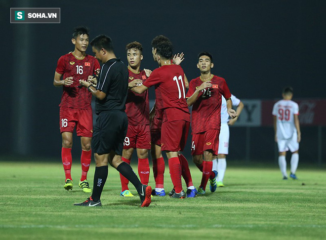 Vượt qua chấn thương đen đủi, tiền vệ U22 Việt Nam hạnh phúc vì được nhận số áo Quang Hải - Ảnh 1.