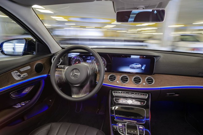 Tương lai là đây! Công nghệ tự hành của Mercedes-Benz sẽ giúp người dùng quên đi nỗi lo tìm chỗ đỗ ôtô - Ảnh 2.