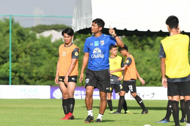 Quyết đấu tuyển Việt Nam, HLV Thái Lan đi tìm tài năng ở đội U18 - Ảnh 2.