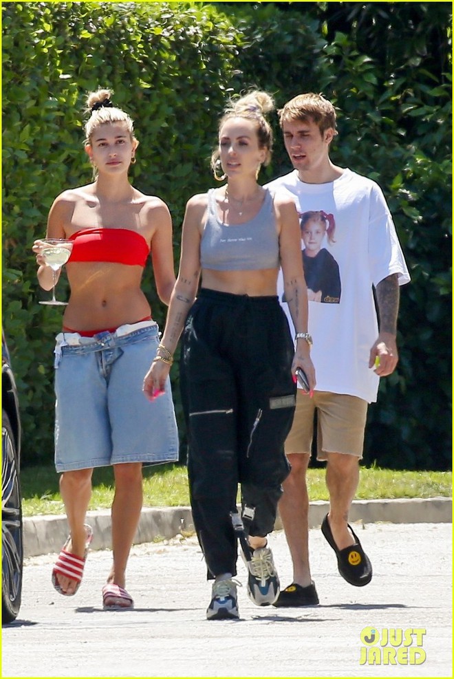 Vợ chồng Justin Bieber lần đầu lộ diện sau liên hoàn phốt chấn động Hollywood: Bơ phờ, Hailey gây chú ý hơn cả - Ảnh 1.