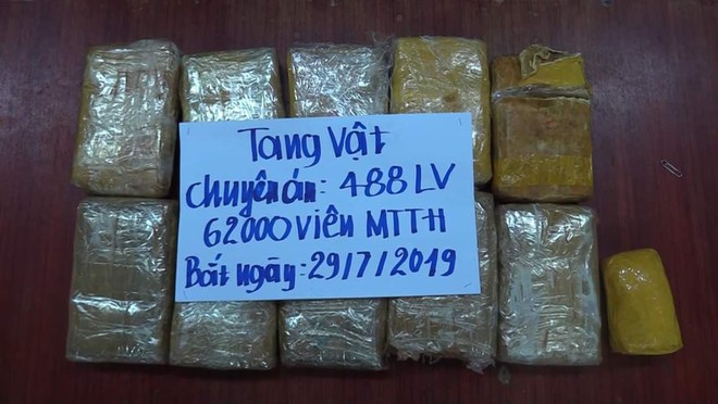 Nhóm đối tượng chạy 2 xe ô tô chở hơn 6 vạn viên ma túy qua biên giới về Việt Nam - Ảnh 1.