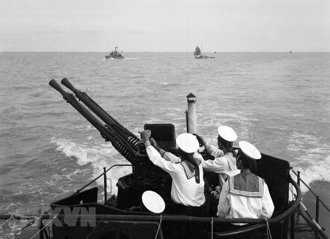 [Photo] Kỷ niệm 55 năm Ngày đánh thắng trận đầu của Hải quân Việt Nam - Ảnh 1.