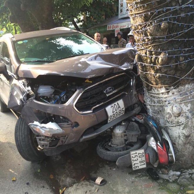 Clip: Xe điên gây tai nạn kinh hoàng, húc văng 2 người đi xe máy trên đường ở Thái Nguyên - Ảnh 2.