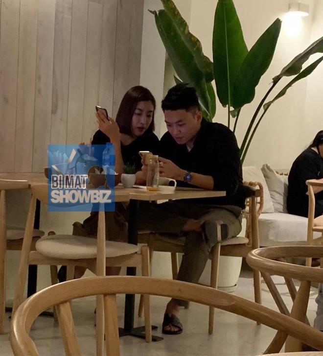 Thiếu gia Bảo Hưng có động thái bất ngờ sau khi bị đồn lộ ảnh hôn Hoa hậu Đỗ Mỹ Linh trong quán cafe - Ảnh 1.