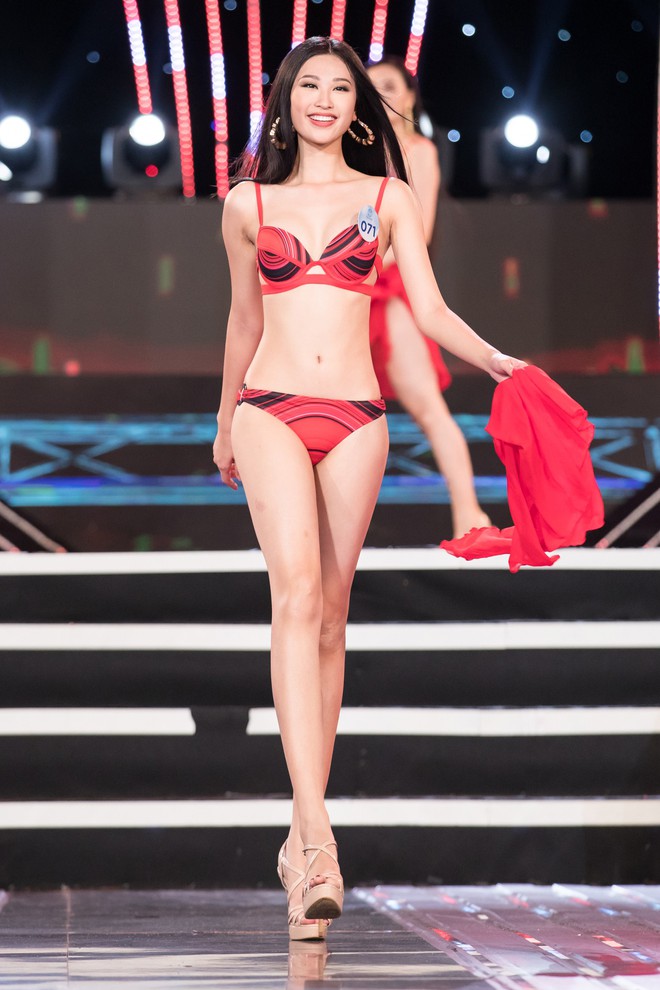 Bạn gái cầu thủ Trọng Đại cùng dàn ứng viên Miss World Vietnam nóng bỏng với bikini - Ảnh 9.