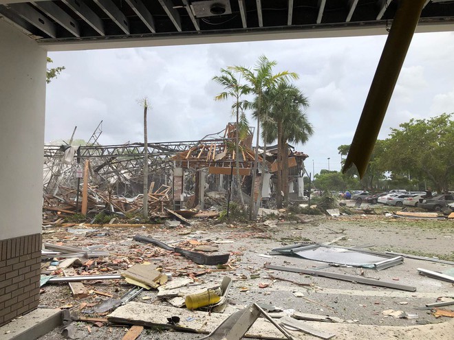 Nổ khí gas kinh hoàng tại TTTM bang Florida, Mỹ: Hiện trường tan hoang, nhân chứng mô tả giống bom nổ - Ảnh 5.