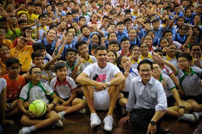 Tuột dốc nhanh, cựu trùm’ AFF Cup mời Ronaldo ‘kích cầu’ - Ảnh 1.