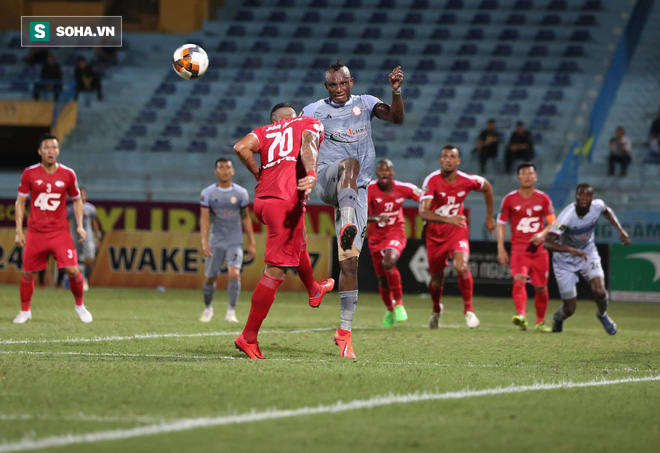 Sau lời tiên tri của bầu Đức, đội đầu bảng V.League thất bại ê chề, nguy cơ bị soán ngôi - Ảnh 2.