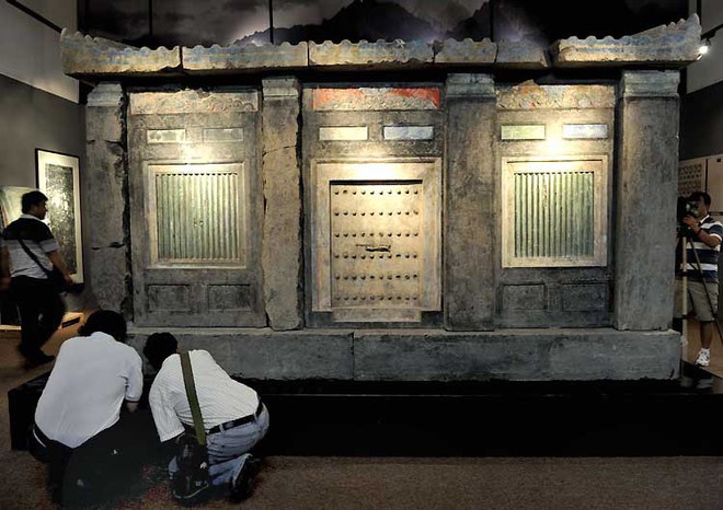 Bí ẩn bảo vật 27 tấn của sủng phi Đường Huyền Tông: Được bán với giá 1 triệu USD - Ảnh 3.