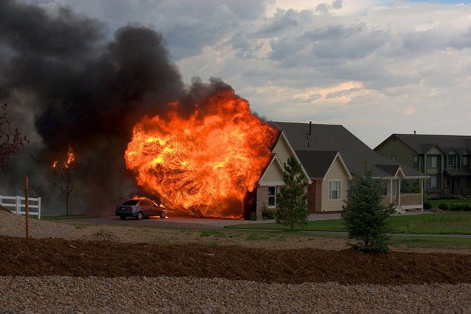 Cảnh báo: Cẩn thận với 8 nguồn lửa tiềm ẩn luôn rình rập, có nguy cơ cháy nổ bất cứ lúc nào trong nhà bạn - Ảnh 6.