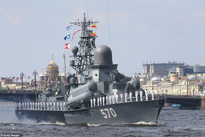 Chùm ảnh Hải quân Nga kiêu hãnh phô trương sức mạnh khiến nhiều đối thủ kiêng nể - Ảnh 13.