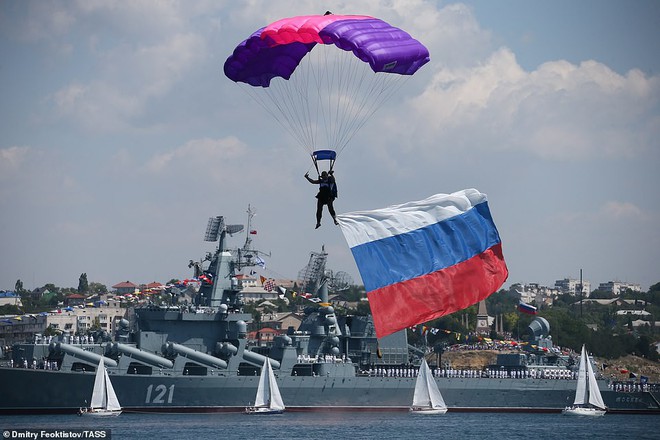 Chùm ảnh Hải quân Nga kiêu hãnh phô trương sức mạnh khiến nhiều đối thủ kiêng nể - Ảnh 20.
