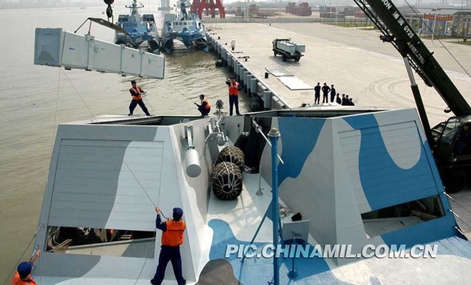 [ẢNH] Trung Quốc gây bất ngờ khi sớm loại biên tàu tên lửa tàng hình Type 022 - Ảnh 15.