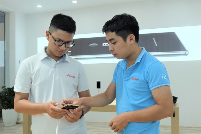 Bên trong tổ hợp dịch vụ khách hàng Bphone Store vừa ra mắt ở Hà Nội - Ảnh 4.