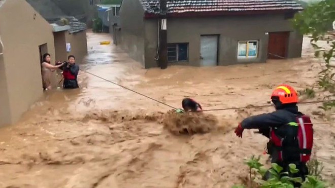 Siêu bão Lekima càn quét Trung Quốc: Số người thiệt mạng tăng lên 28  - Ảnh 1.