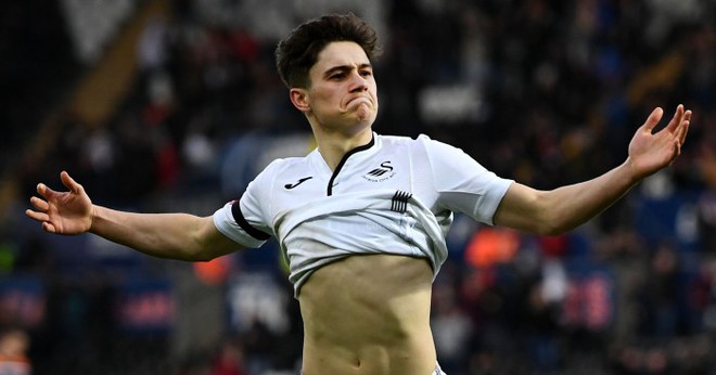 Daniel James: Từ cầu thủ suýt đá hạng ba đến bàn thắng vỡ oà ở Old Trafford - Ảnh 2.