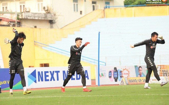 Quảng Nam muốn mượn Phí Minh Long nhưng HLV Chu Đình Nghiêm không đồng ý vì lý do liên quan đến Bùi Tiến Dũng