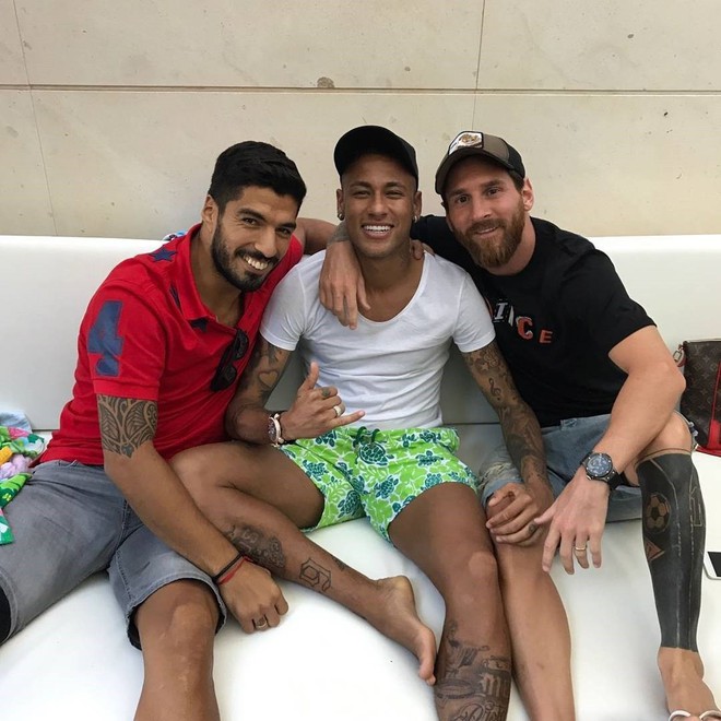 Messi ra mặt, Barcelona ôm núi tiền sang Paris đón Neymar - Ảnh 2.