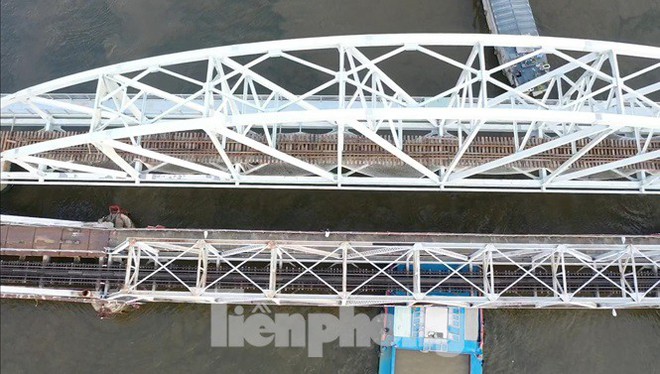 Bay trên cao ngắm cây cầu sắt 117 năm tuổi ở Sài Gòn sắp tháo dỡ - Ảnh 3.
