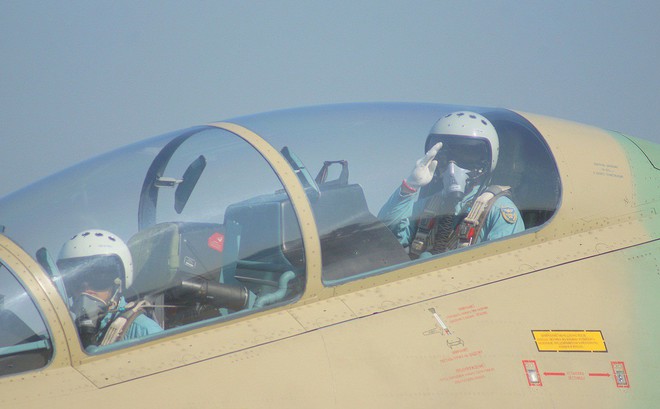 Phi công chiến đấu Việt Nam mang theo vũ khí gì khi lên tiêm kích Su-30MK2? Phi công chiến đấu Việt Nam mang theo vũ khí gì khi lên tiêm kích Su-30MK2?