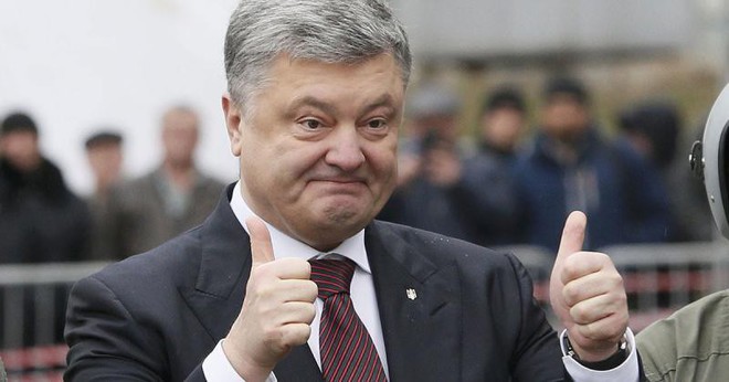 Tổng thống Ukraine... trên giấy: Bản kê khai hé lộ thu nhập khủng của cựu TT Poroshenko giữa hàng loạt bê bối - Ảnh 2.