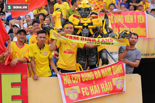 Cái chân gãy, con robot tự chế khổng lồ và lời lý giải thú vị cho hiện tượng V.League - Ảnh 3.