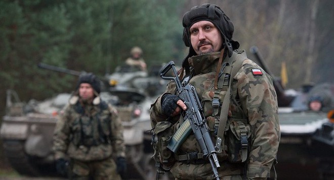 Báo Đức: Đông Âu rầm rộ vũ trang vì... sợ Nga - Ảnh 1.