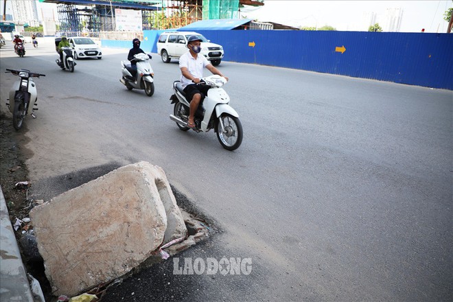 Những chiếc bẫy trên tuyến đường 3.000 tỉ ở Hà Nội - Ảnh 11.