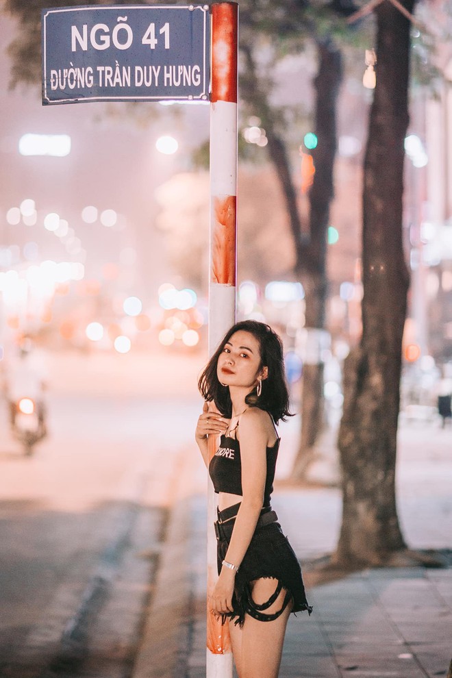 Sau bức ảnh xinh đẹp chụp trên phố Trần Duy Hưng, cô gái nhận loạt tin nhắn nhạy cảm - Ảnh 1.