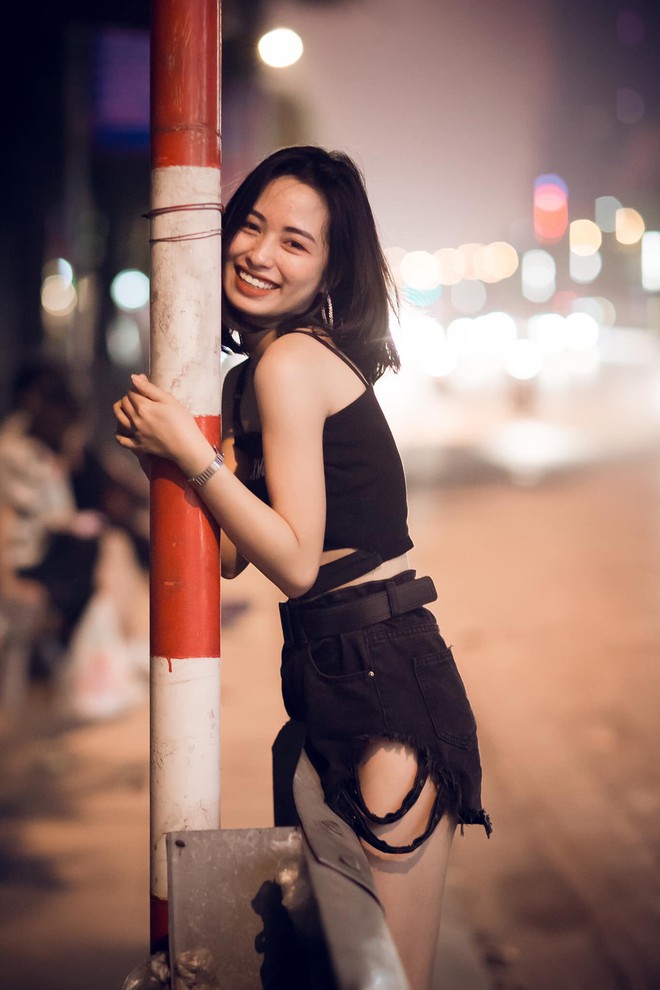 Sau bức ảnh xinh đẹp chụp trên phố Trần Duy Hưng, cô gái nhận loạt ...